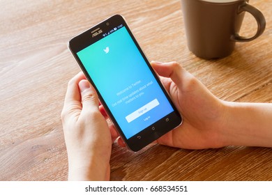 如何在X账号上开启深色模式