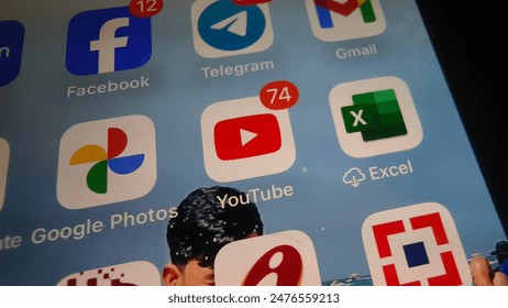 推特账号注册时如何生成高通过率的人设资料